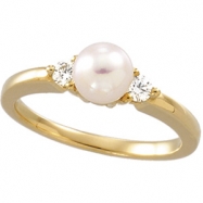 Picture of 14K Yellow Gold Cultured Pearl And Diamond Ring