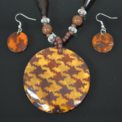 Picture of Brown Mother of Pearl Necklace and Earrings Set
